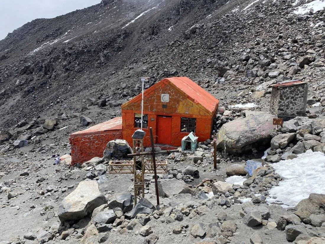 Refugio Fausto González, Pico de Orizaba — fotografía del documento HMMX