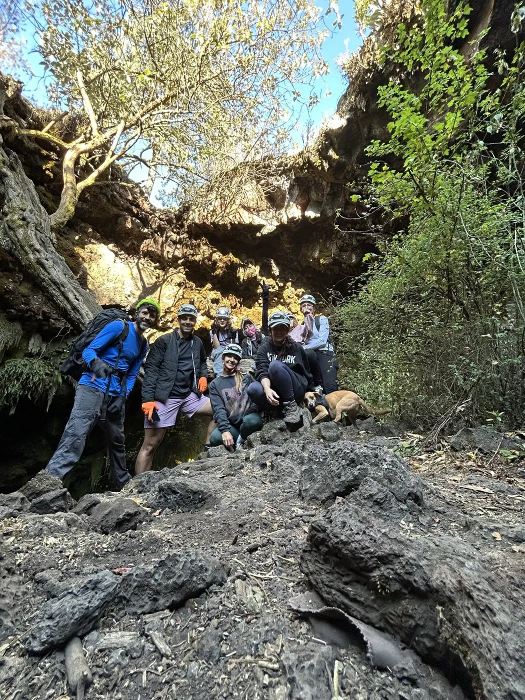 Cuevas de Lava, Volcán Xitle — fotografía del documento HMMX