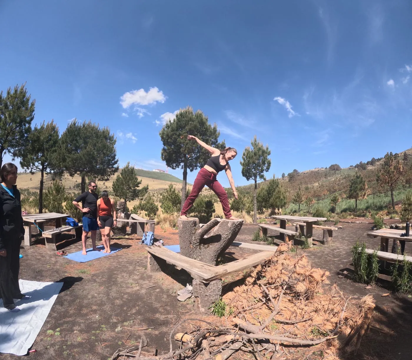 Hike + Yoga, Senderos del Iztaccíhuatl — fotografía del documento HMMX